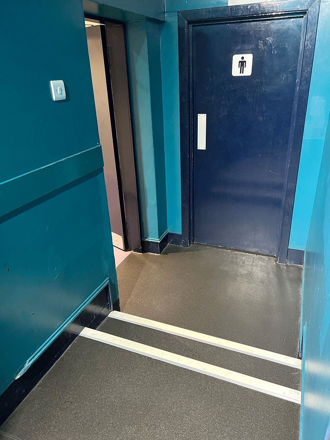 The-Venue-toilets-1125×1500